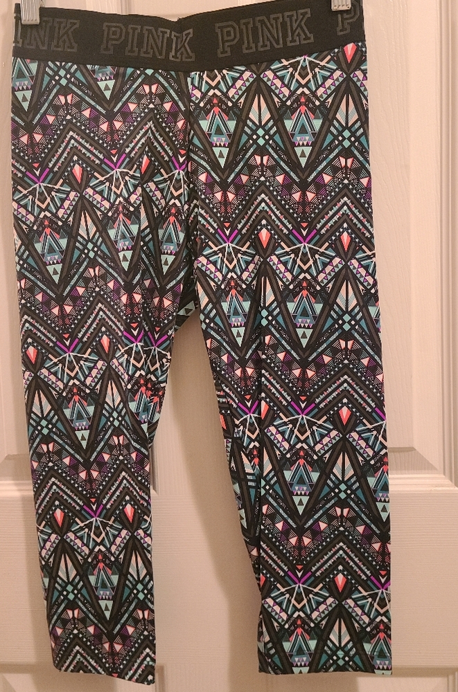 VS PINK ultimate crop leggings